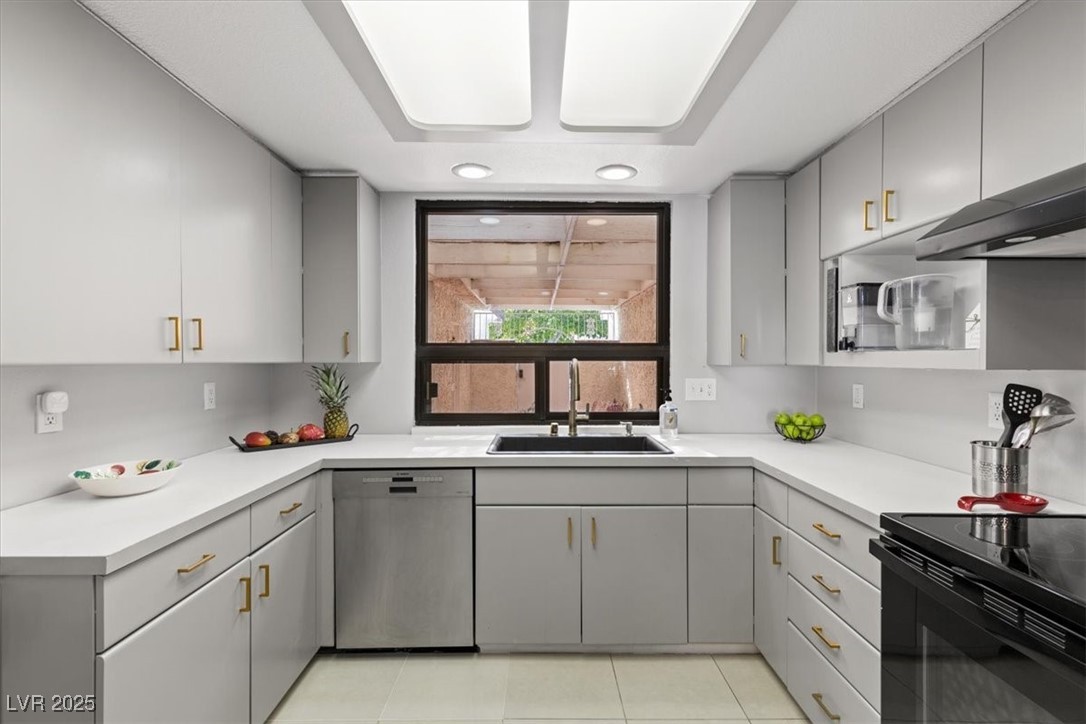 Las Vegas, Nevada 89121, United States, 2 Bedrooms Bedrooms, ,2 BathroomsBathrooms,Residential,Active,223959