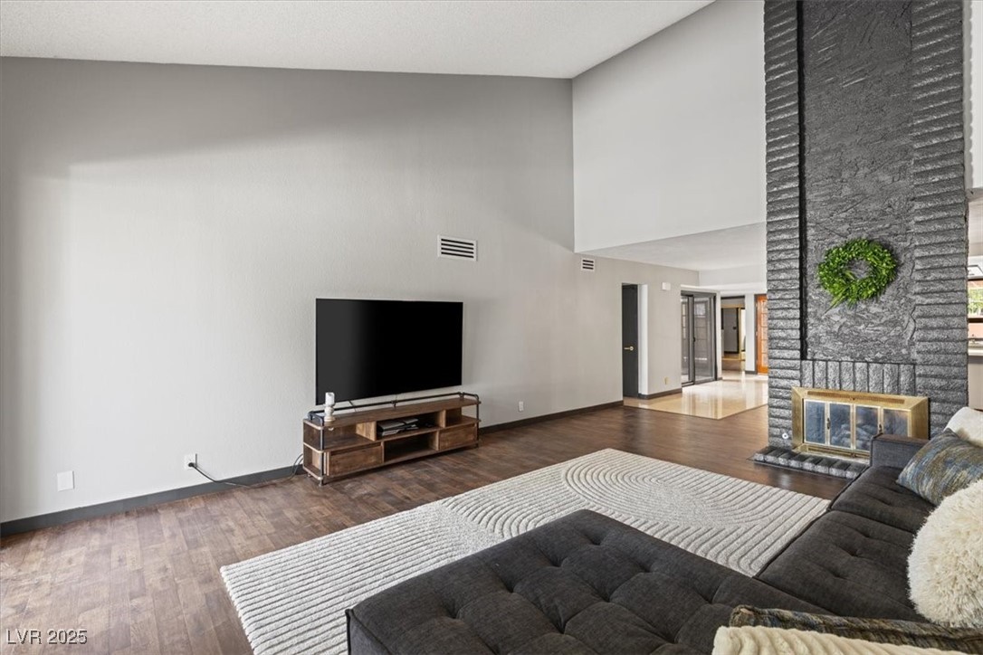 Las Vegas, Nevada 89121, United States, 2 Bedrooms Bedrooms, ,2 BathroomsBathrooms,Residential,Active,223959