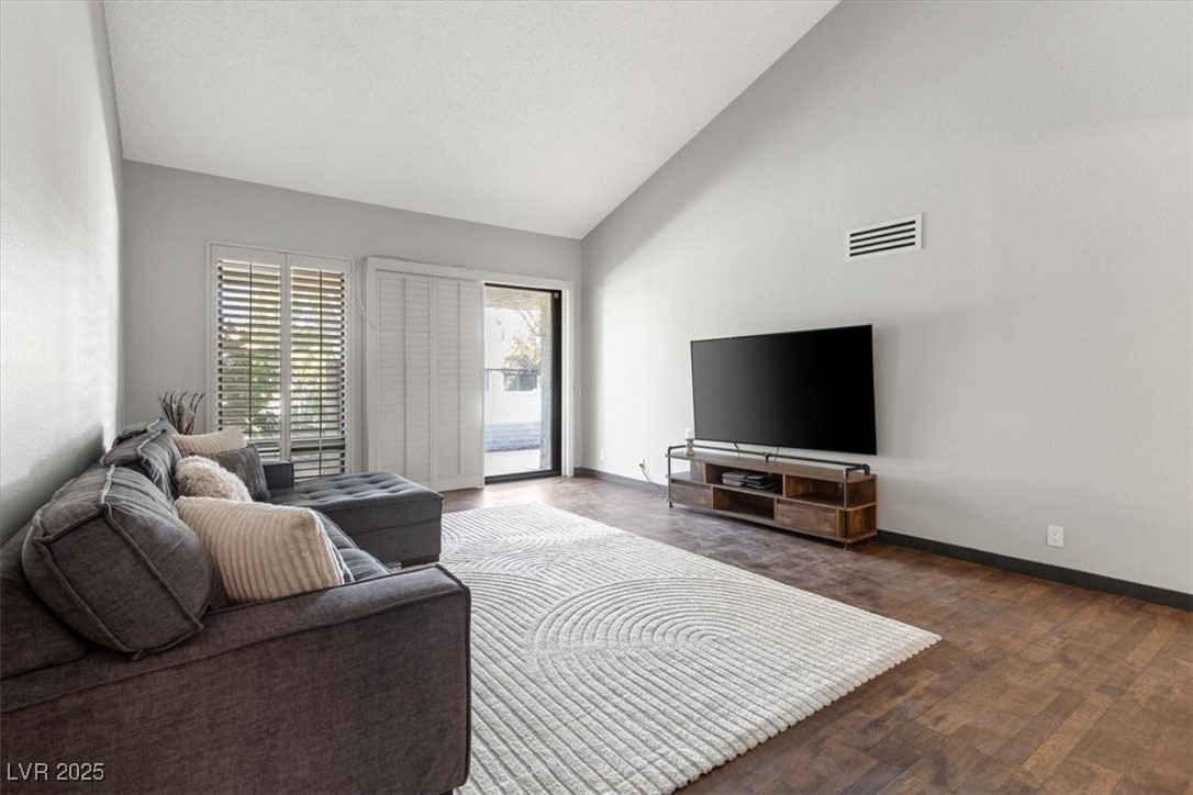 Las Vegas, Nevada 89121, United States, 2 Bedrooms Bedrooms, ,2 BathroomsBathrooms,Residential,Active,223959