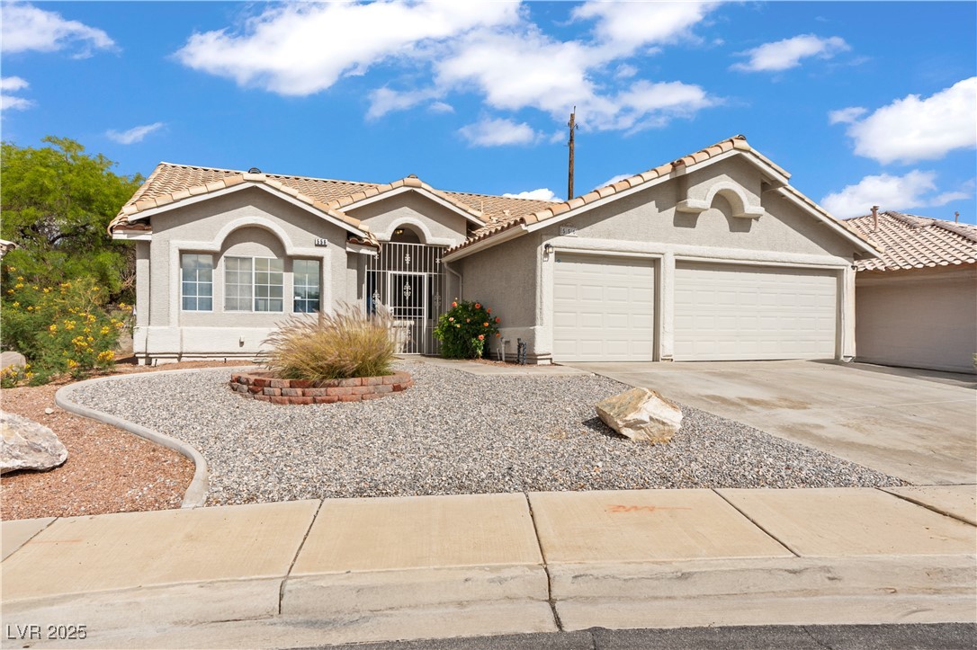 556 Decidedly Street, Henderson, Nevada image 3