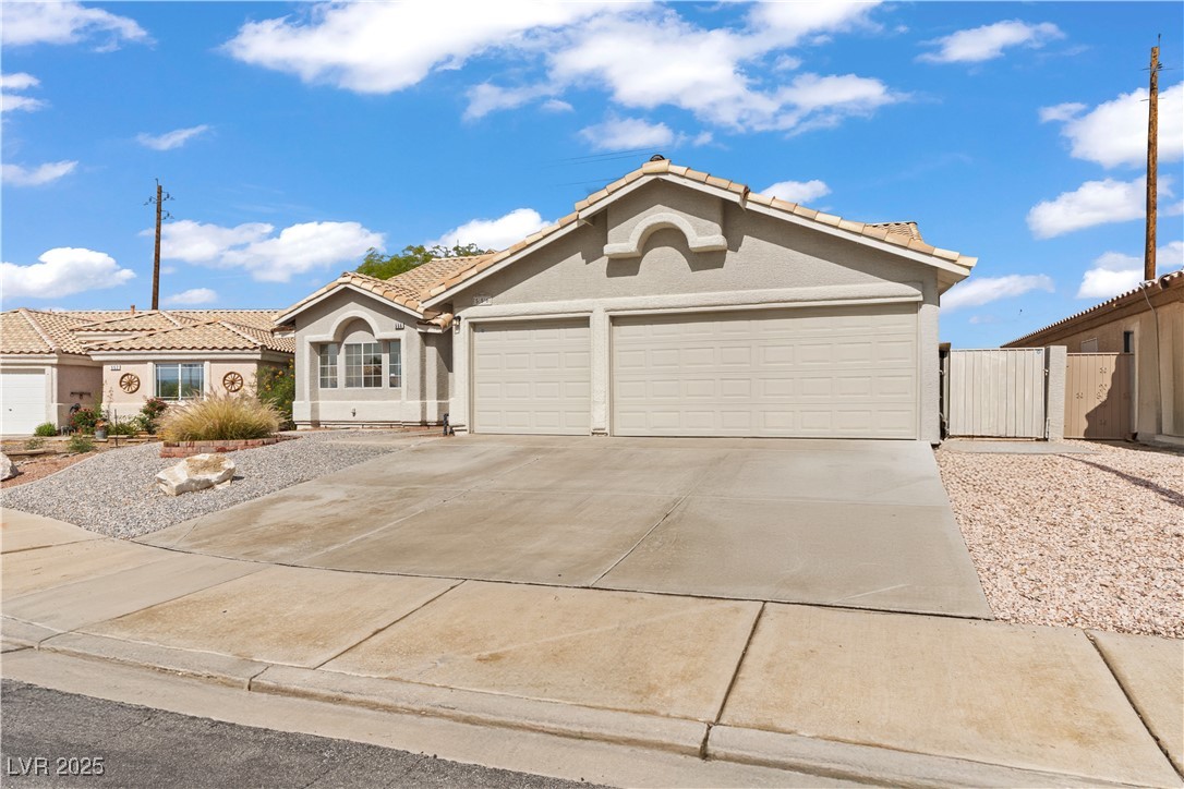 556 Decidedly Street, Henderson, Nevada image 4