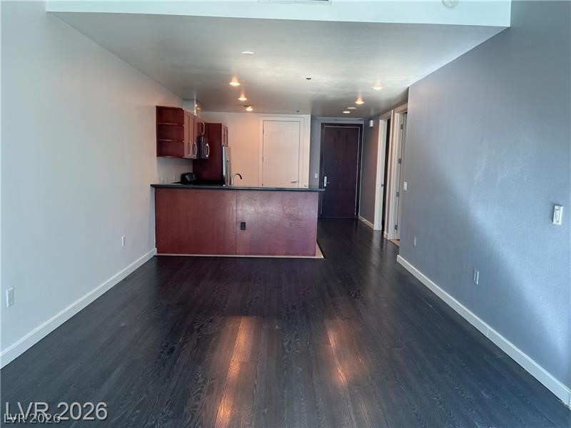 4575 DEAN MARTIN Drive 1011