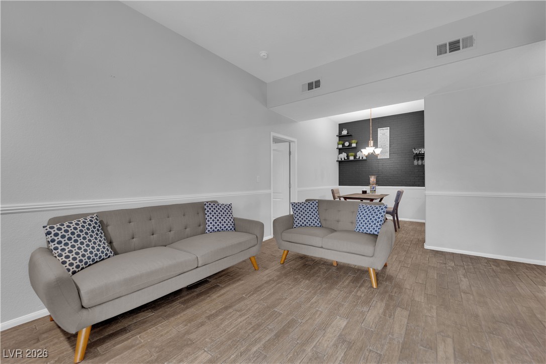 2305 W Horizon Ridge Parkway 3512