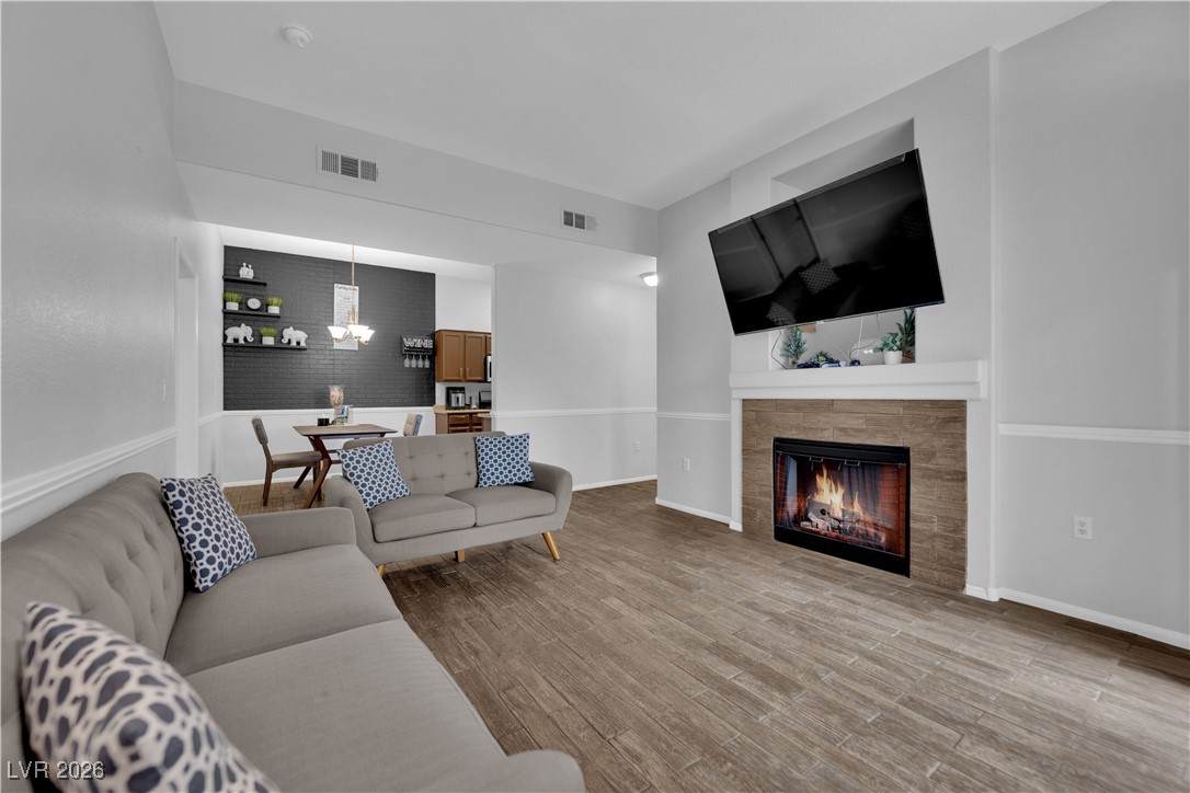 2305 W Horizon Ridge Parkway 3512