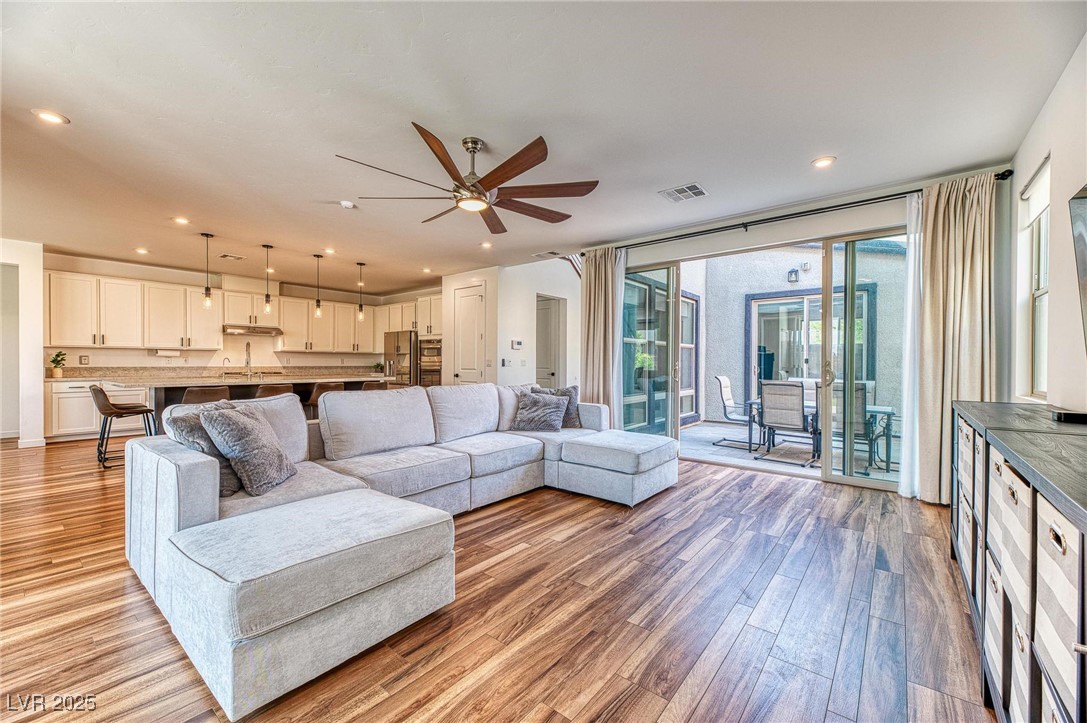 Las Vegas, Nevada 89166, United States, 6 Bedrooms Bedrooms, ,5 BathroomsBathrooms,Residential,Active,244797