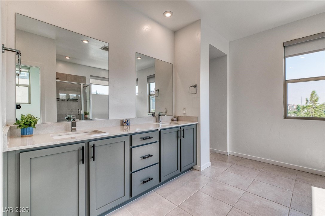 Las Vegas, Nevada 89166, United States, 6 Bedrooms Bedrooms, ,5 BathroomsBathrooms,Residential,Active,244797