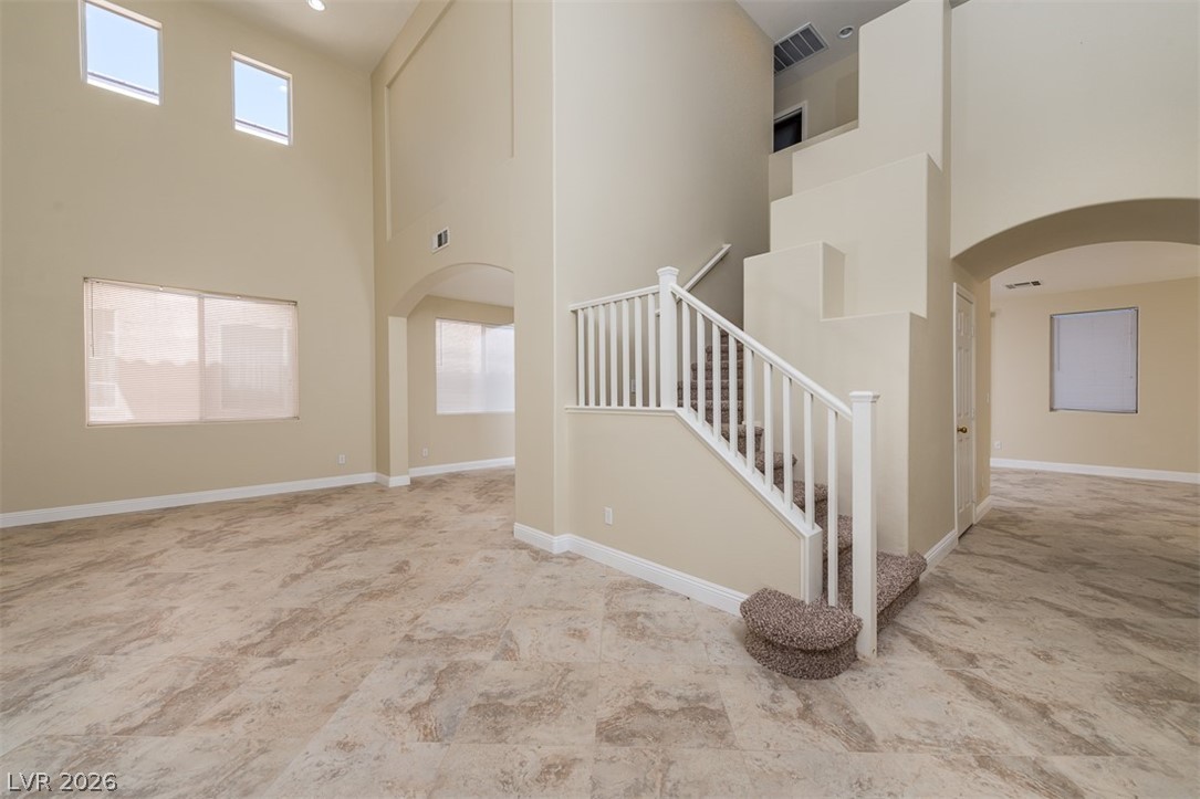 5242 Spring Canyon Street