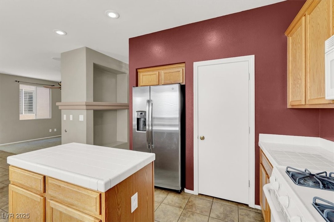 Las Vegas, Nevada 89148, United States, 4 Bedrooms Bedrooms, ,3 BathroomsBathrooms,Residential,Pending,80878