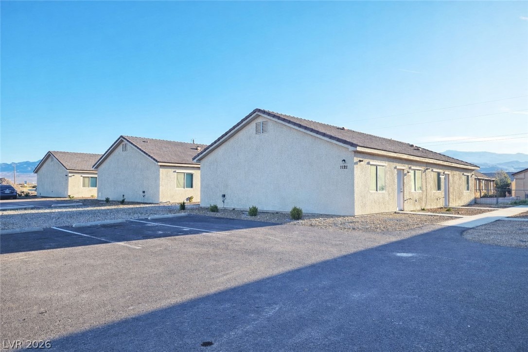 1121 Sixshooter Avenue 2