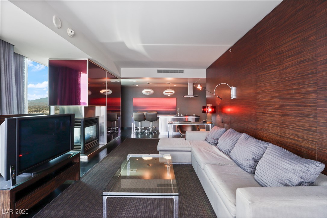 4381 W Flamingo Road 2122