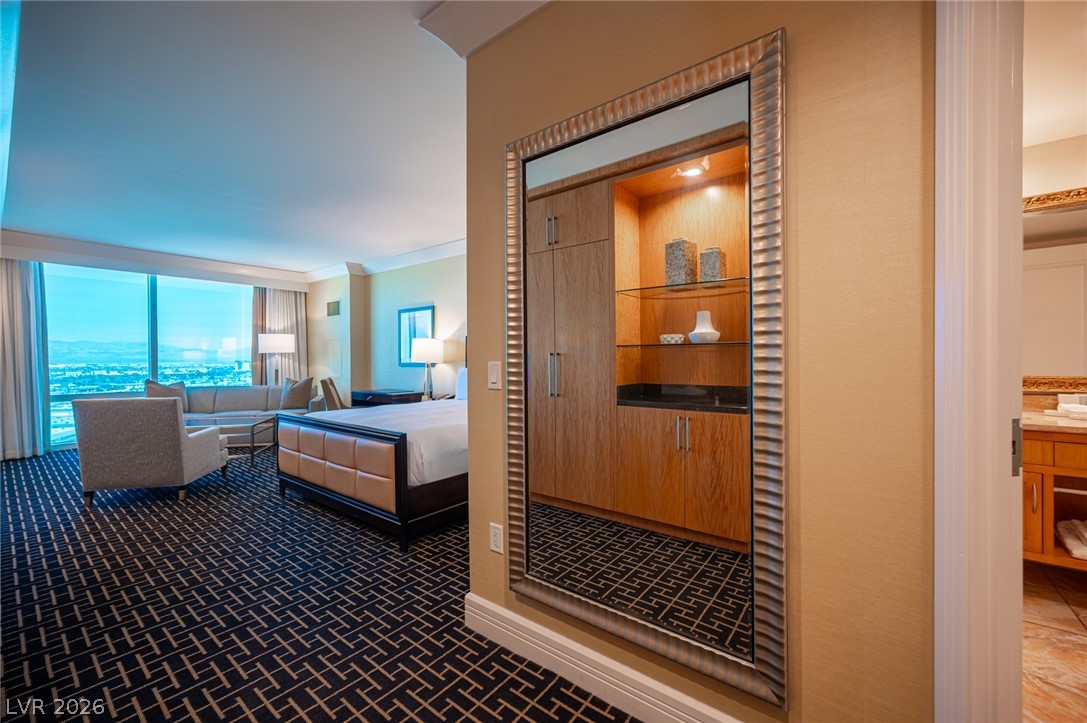 2000 N Fashion Show Drive 2916