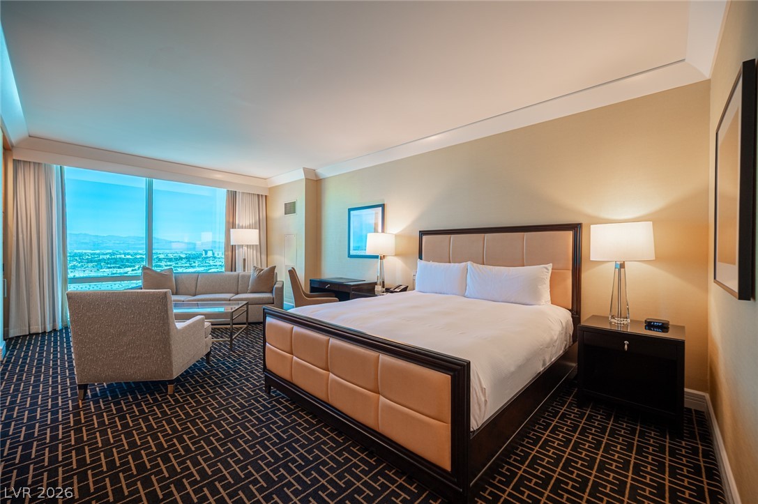 2000 N Fashion Show Drive 2916