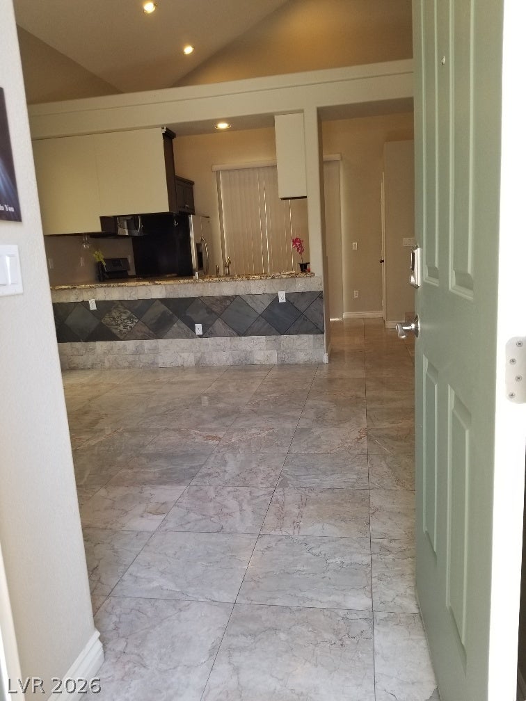 7592 Aspen Color Street