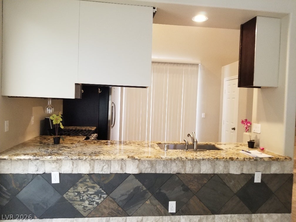 7592 Aspen Color Street