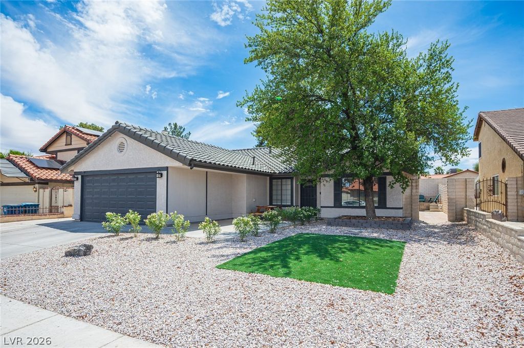 Photo of 3139 Regal Oak Drive, Henderson, NV 89014 (MLS # 2776422)