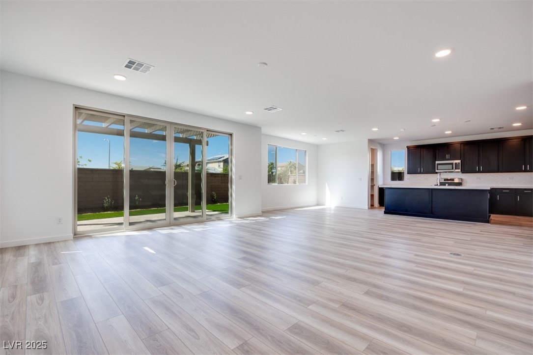 1321 Crimson Sunbird Avenue, North Las Vegas, Nevada image 7