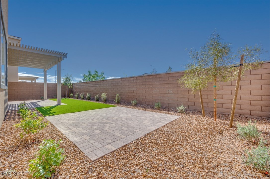 1321 Crimson Sunbird Avenue, North Las Vegas, Nevada image 22