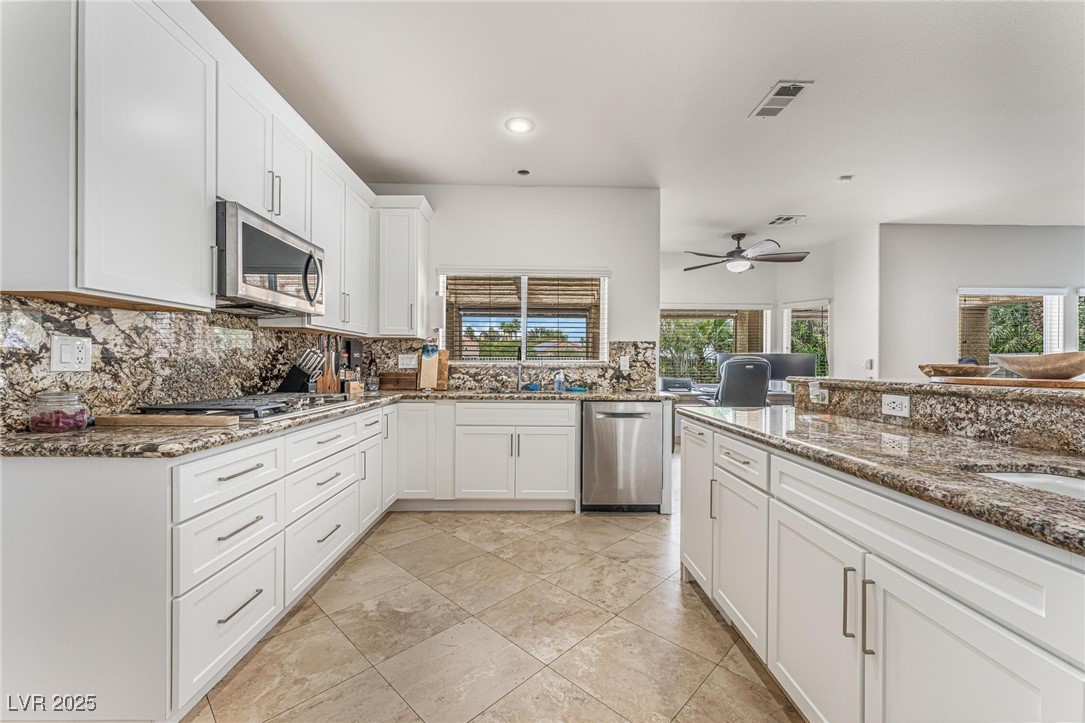 56 Grossinger Court, Henderson, Nevada image 7