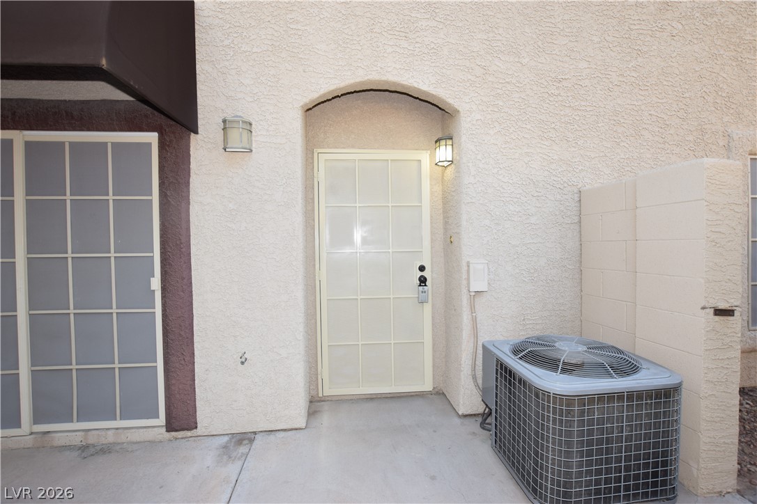 2624 Twin Pines Avenue