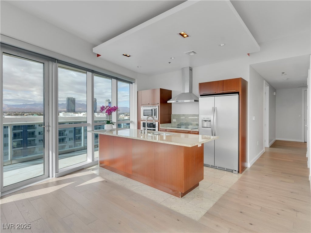 A closer look at High Rise Properties With Entertainment Units