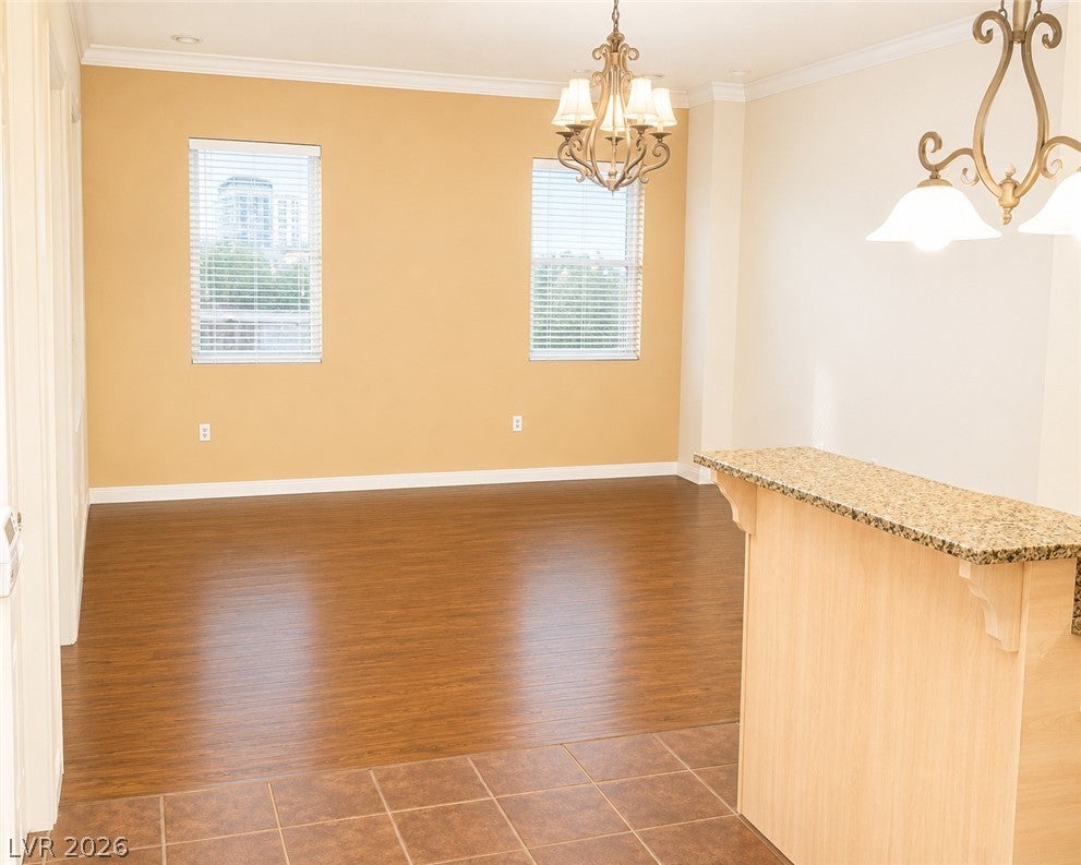 2455 W Serene Avenue 527