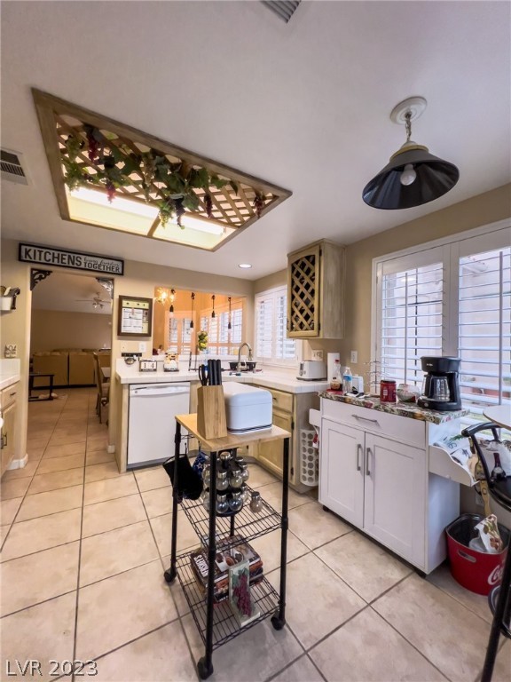 Photo 6 of 28 of 328 Cavalla Street house