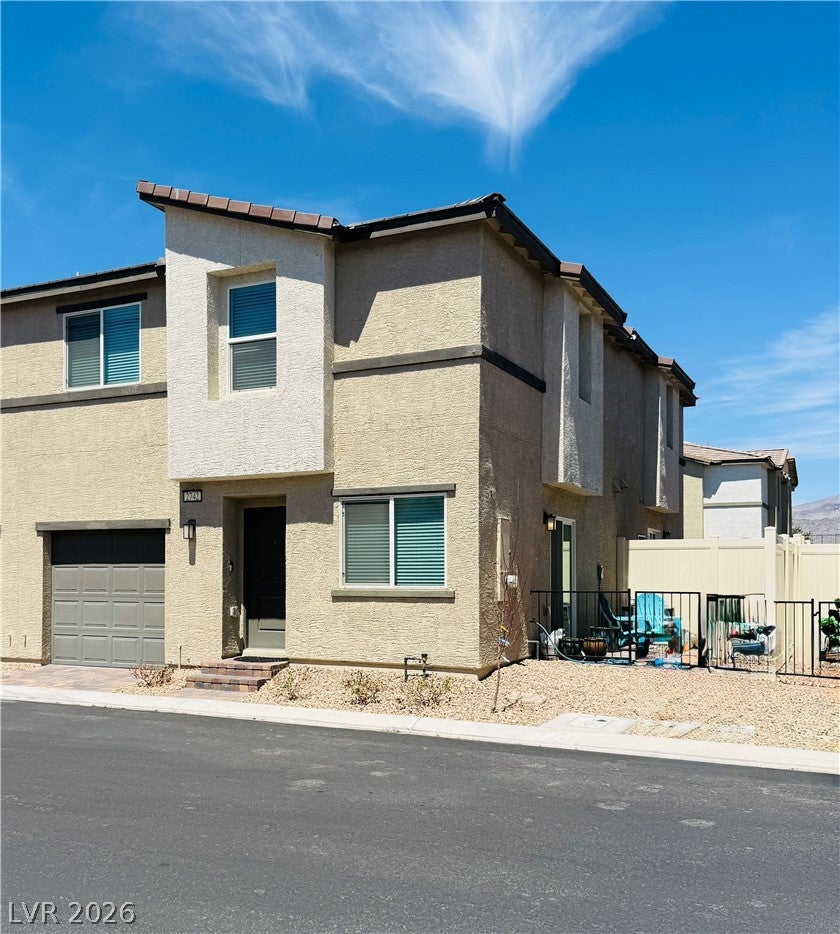 2742 Matador Red Avenue