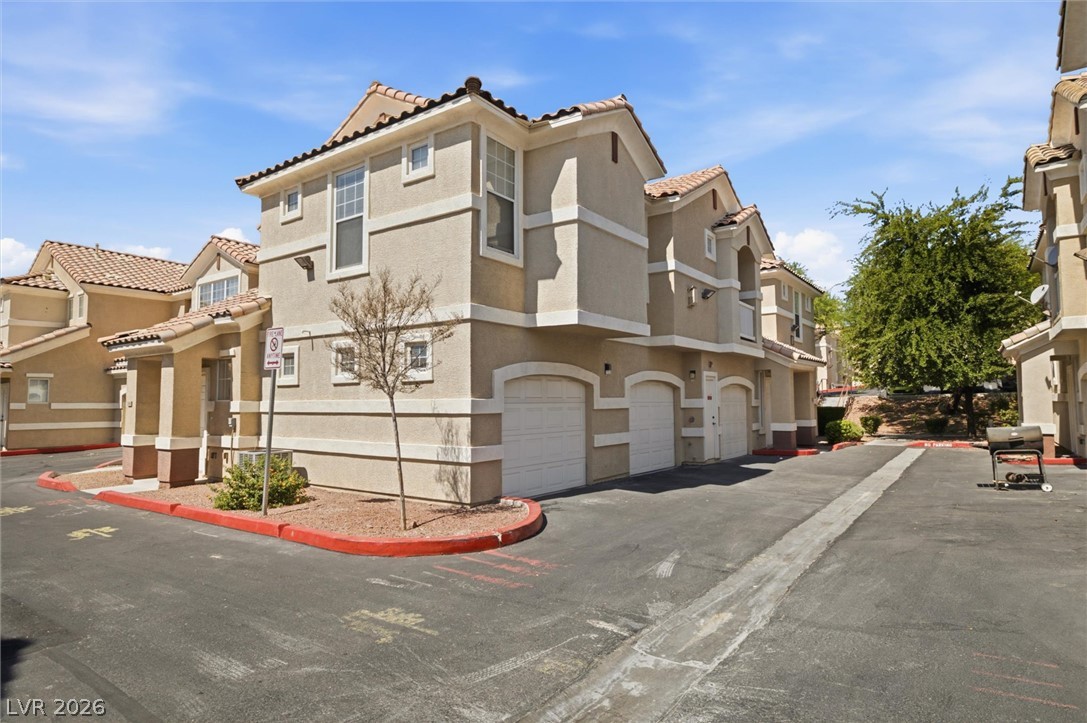 5855 Valley Drive 1022