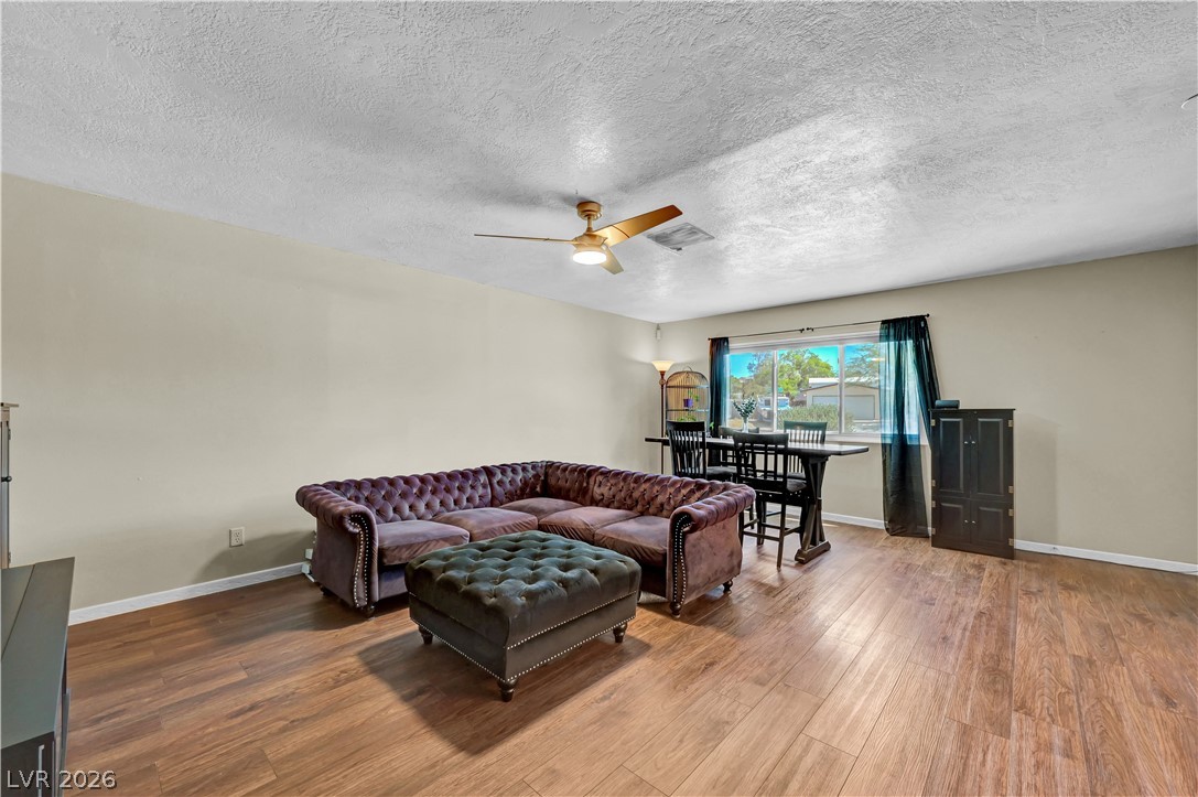1102 Arapaho Way