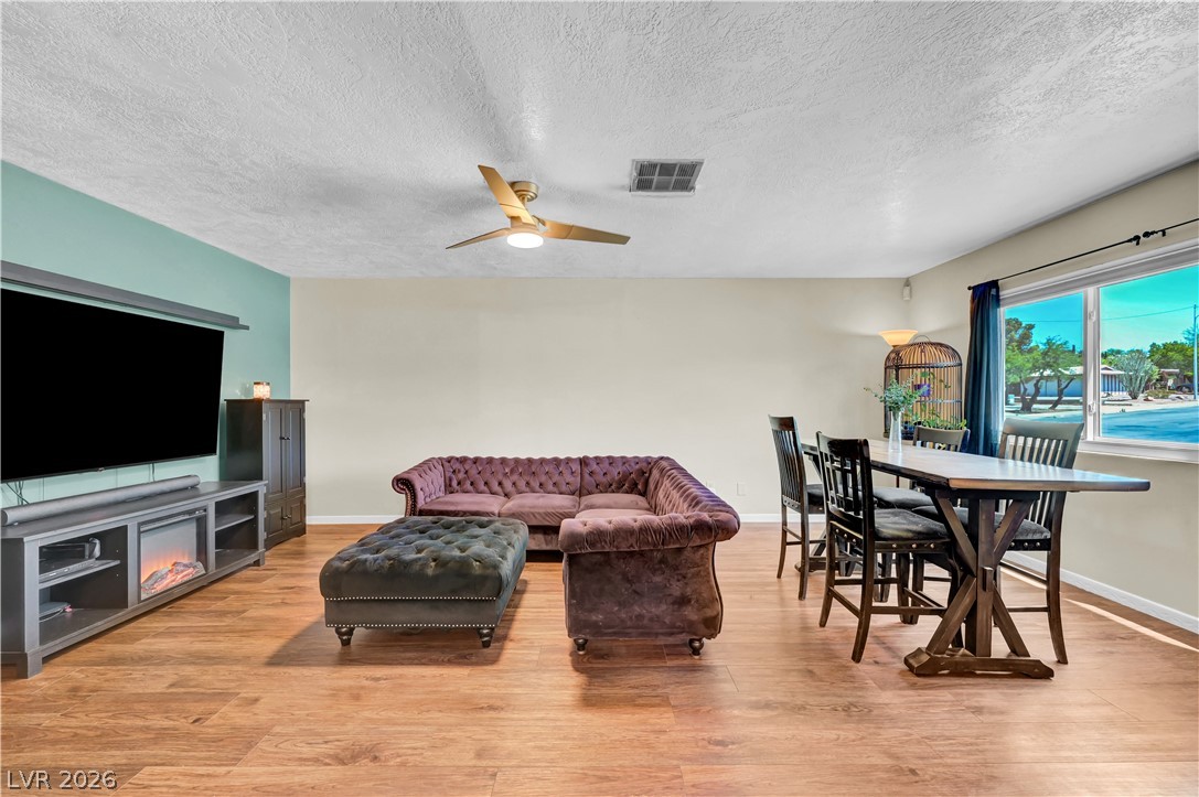 1102 Arapaho Way