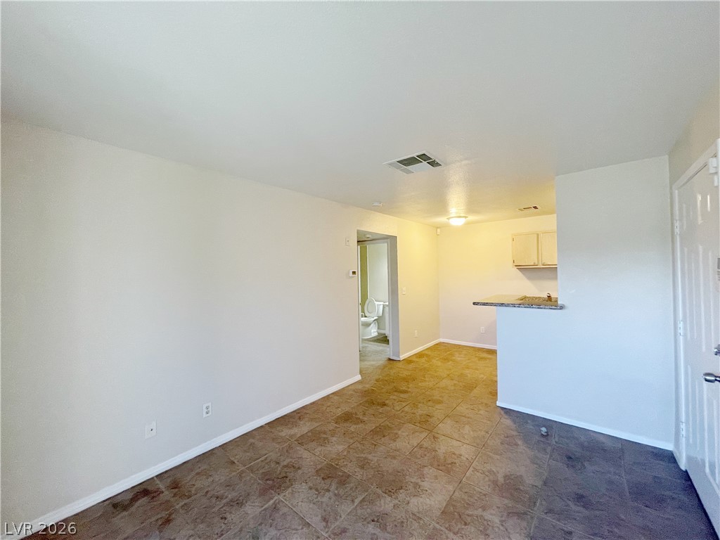 5171 LINDELL Road 101
