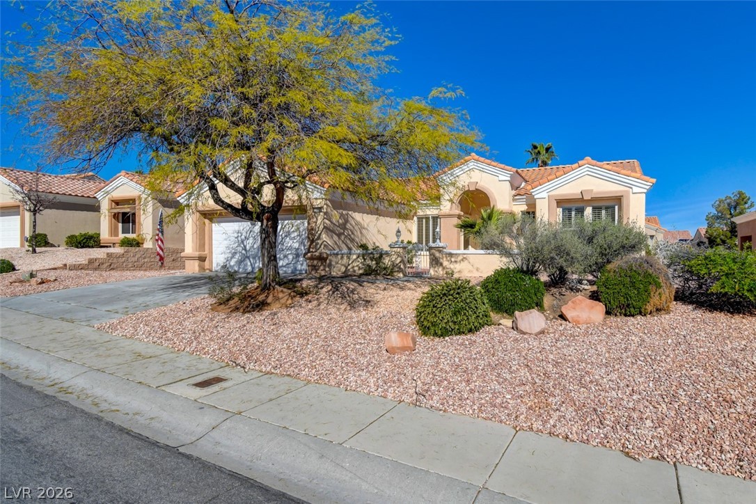 10800 Mission Lakes Avenue