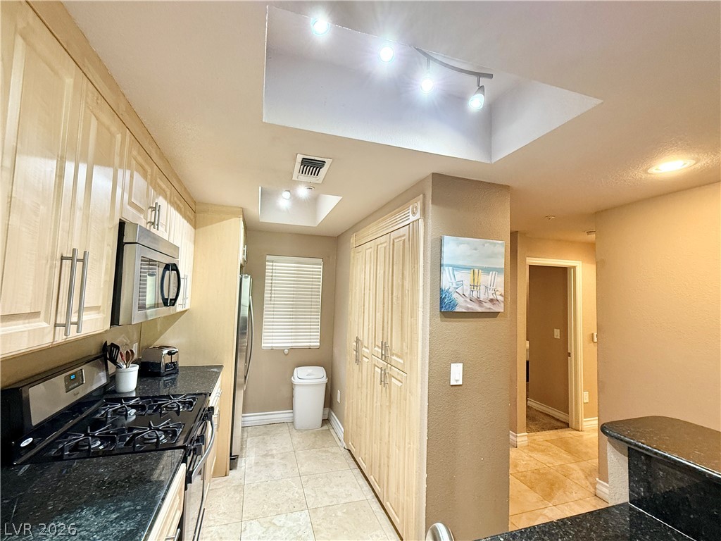 210 E Flamingo Road 215