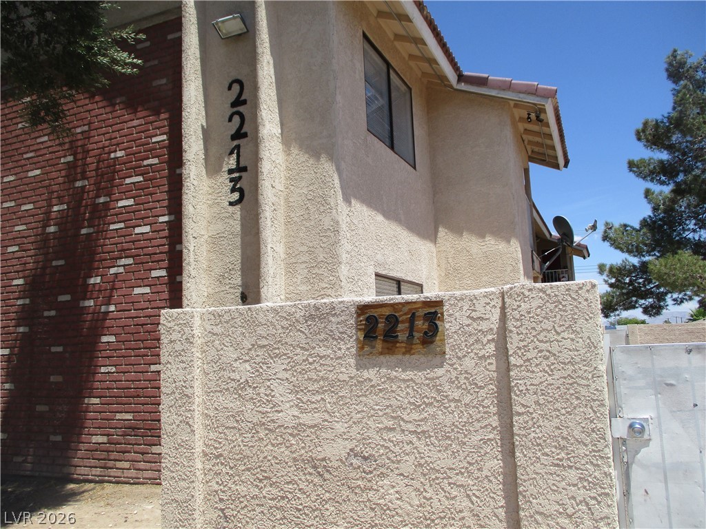 2213 JONES Boulevard 1