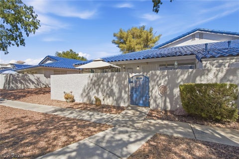 Townhouse For Sale - 2121 Willowbury Drive #C<br/> Las Vegas, NV 89108