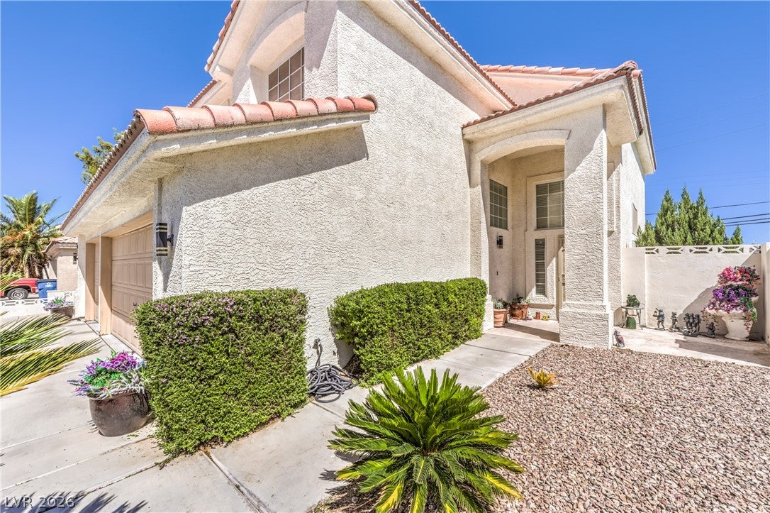 5712 Emperor Way