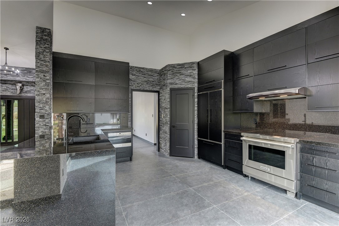 4255 W State Highway 168