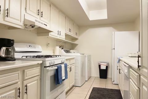 Tiny photo for 4650 Koval 14 Lane, Las Vegas, NV 89109 (MLS # 2794497)