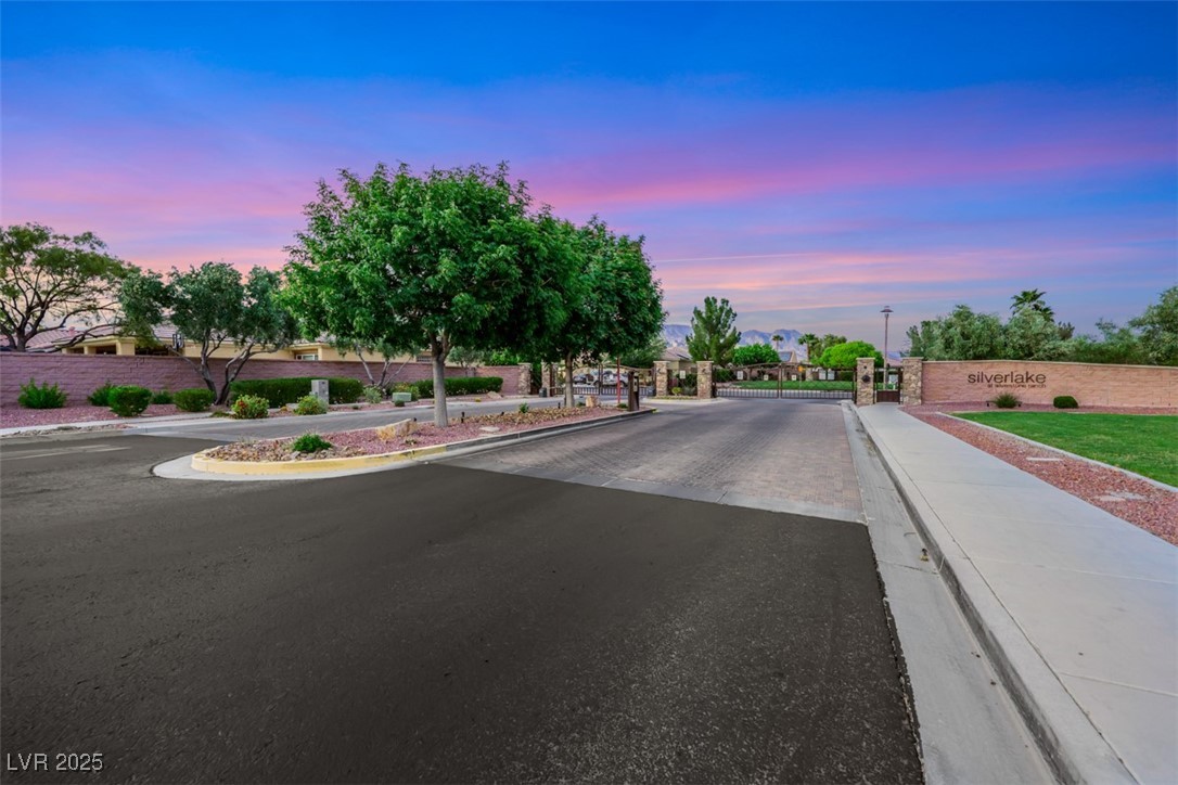 Las Vegas, Nevada 89131, United States, 4 Bedrooms Bedrooms, ,3 BathroomsBathrooms,Residential,Active,114404