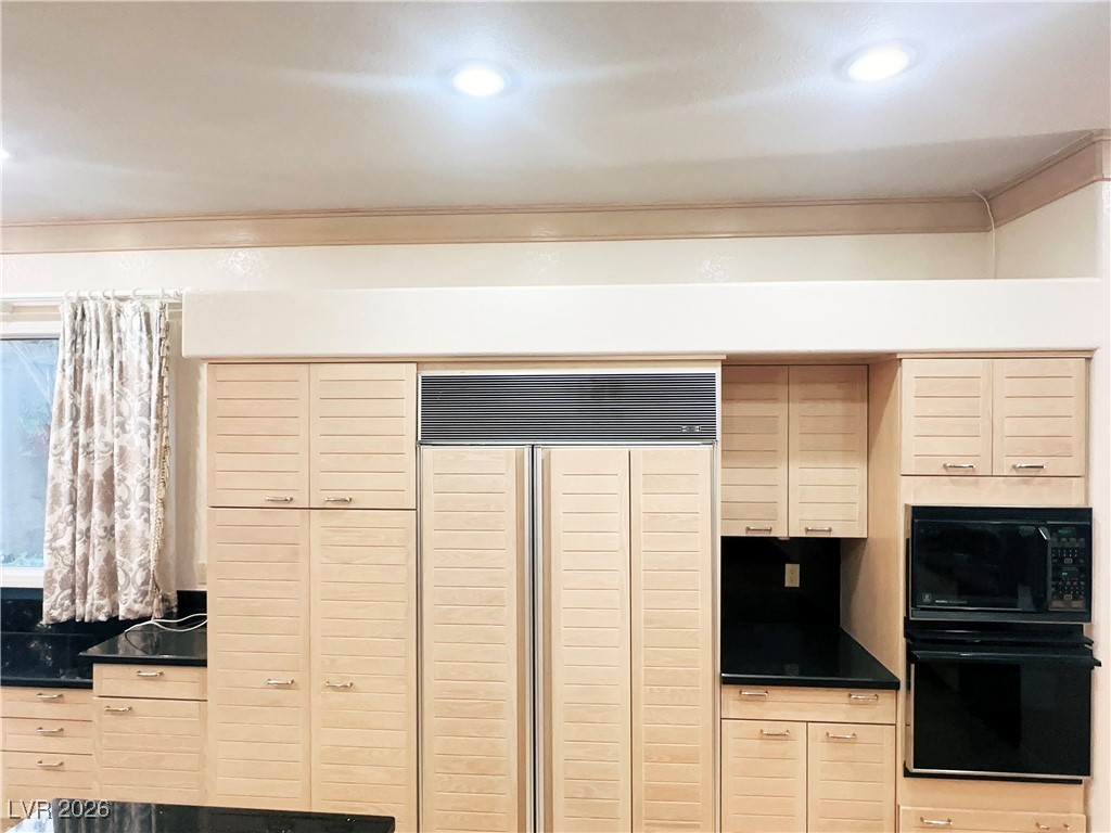 7829 Bermuda Dunes Avenue