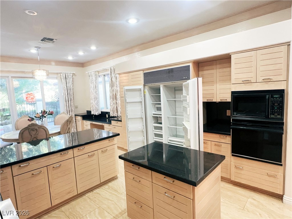 7829 Bermuda Dunes Avenue