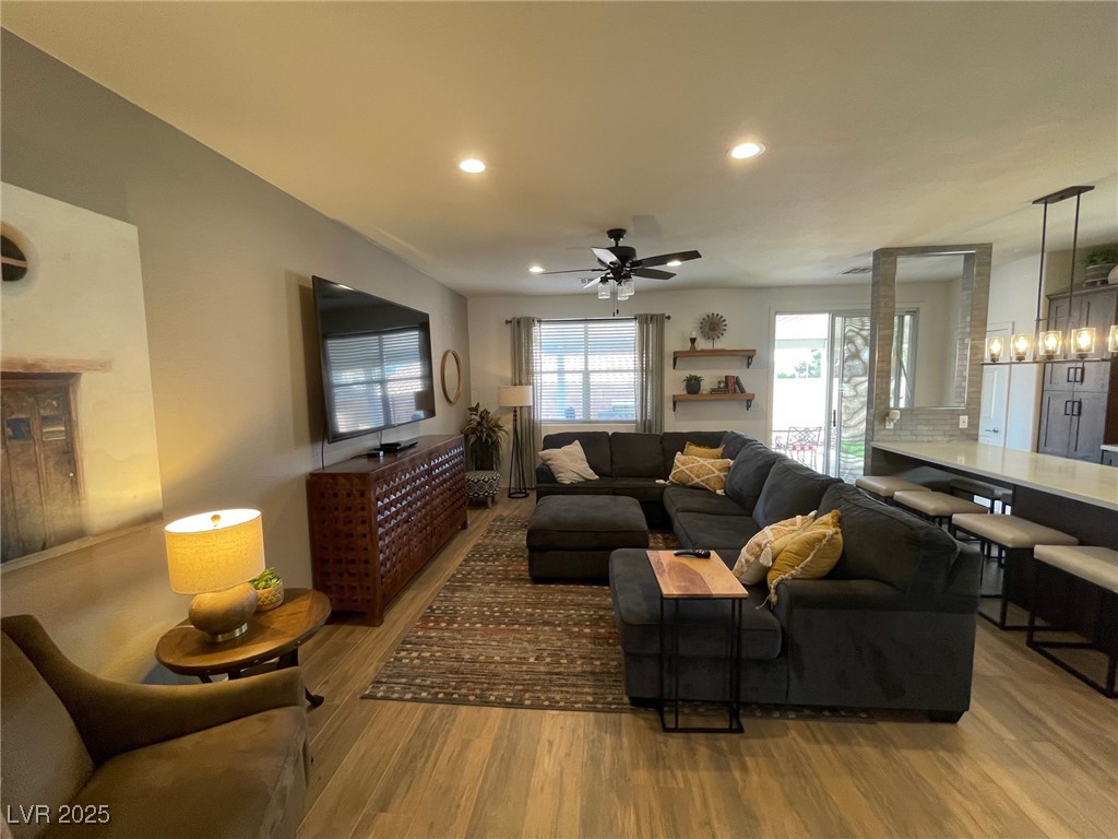 1018 Snow Bunting Court, Henderson, Nevada image 6