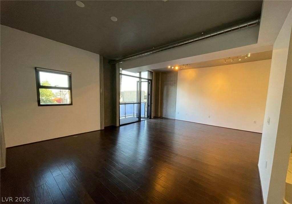 353 E Bonneville Avenue 275