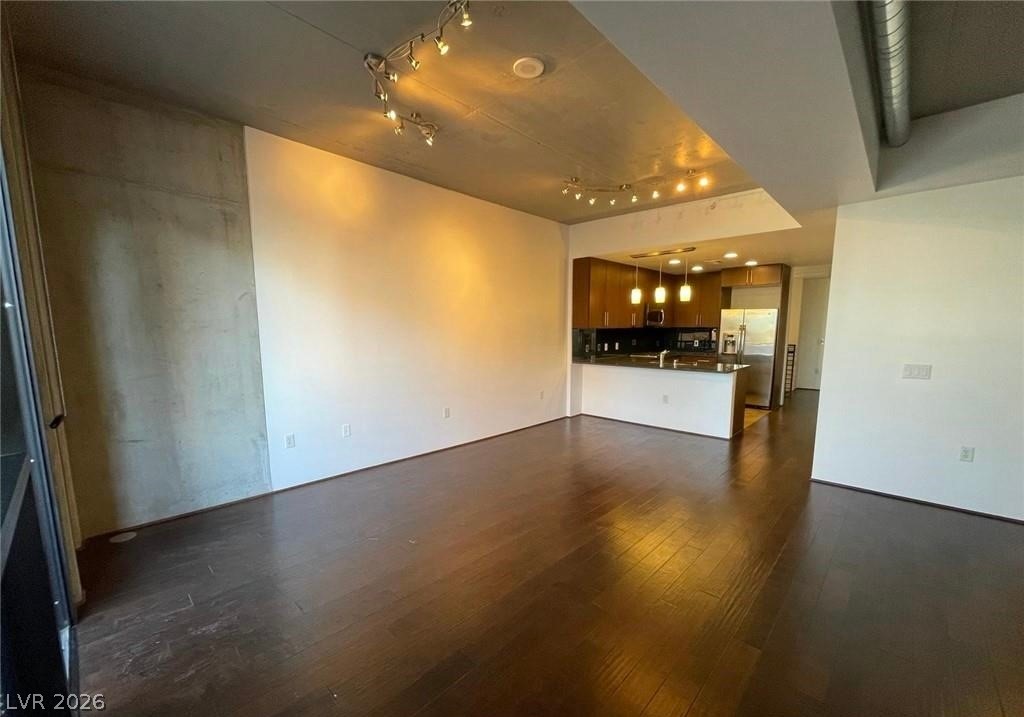 353 E Bonneville Avenue 275