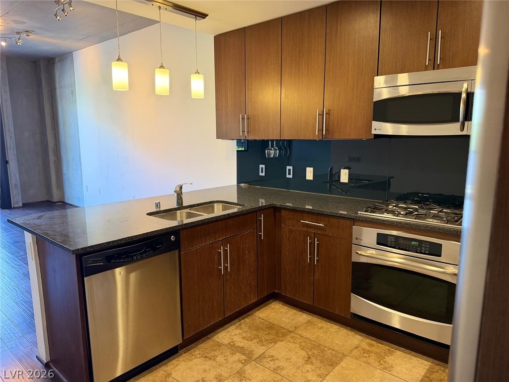 353 E Bonneville Avenue 275