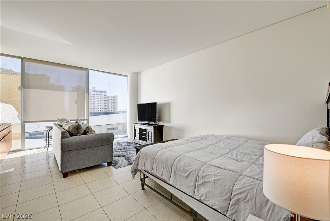 3722 Las Vegas Boulevard 303