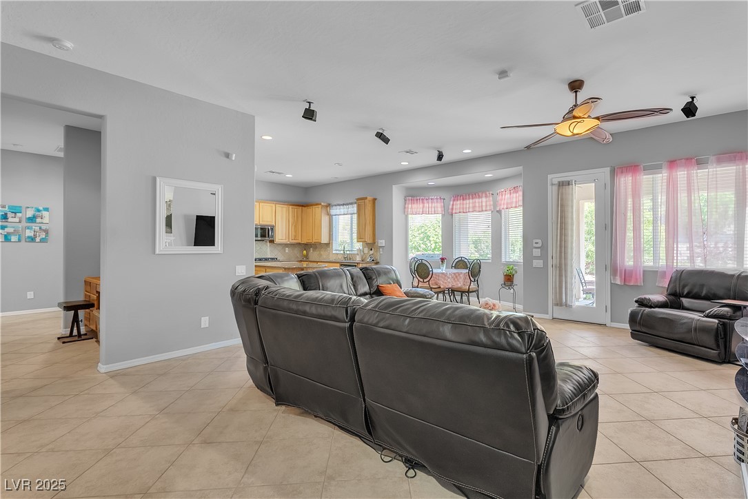 2554 Braehead Lane, Henderson, Nevada image 9