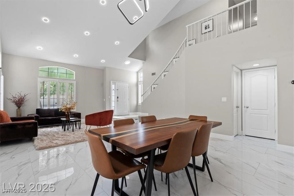 9416 Rolling Ridge Lane