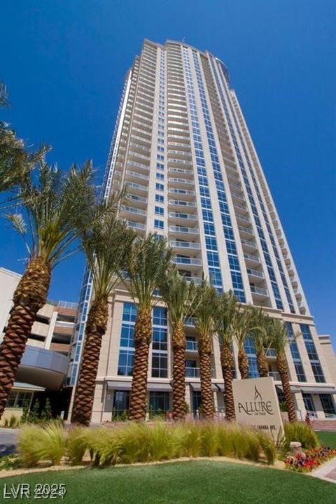 Photo of 200 W Sahara Avenue #2809, Las Vegas, NV 89102 (MLS # 2732430)