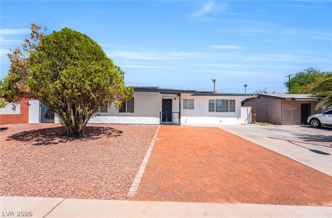 2204 Dune Drive